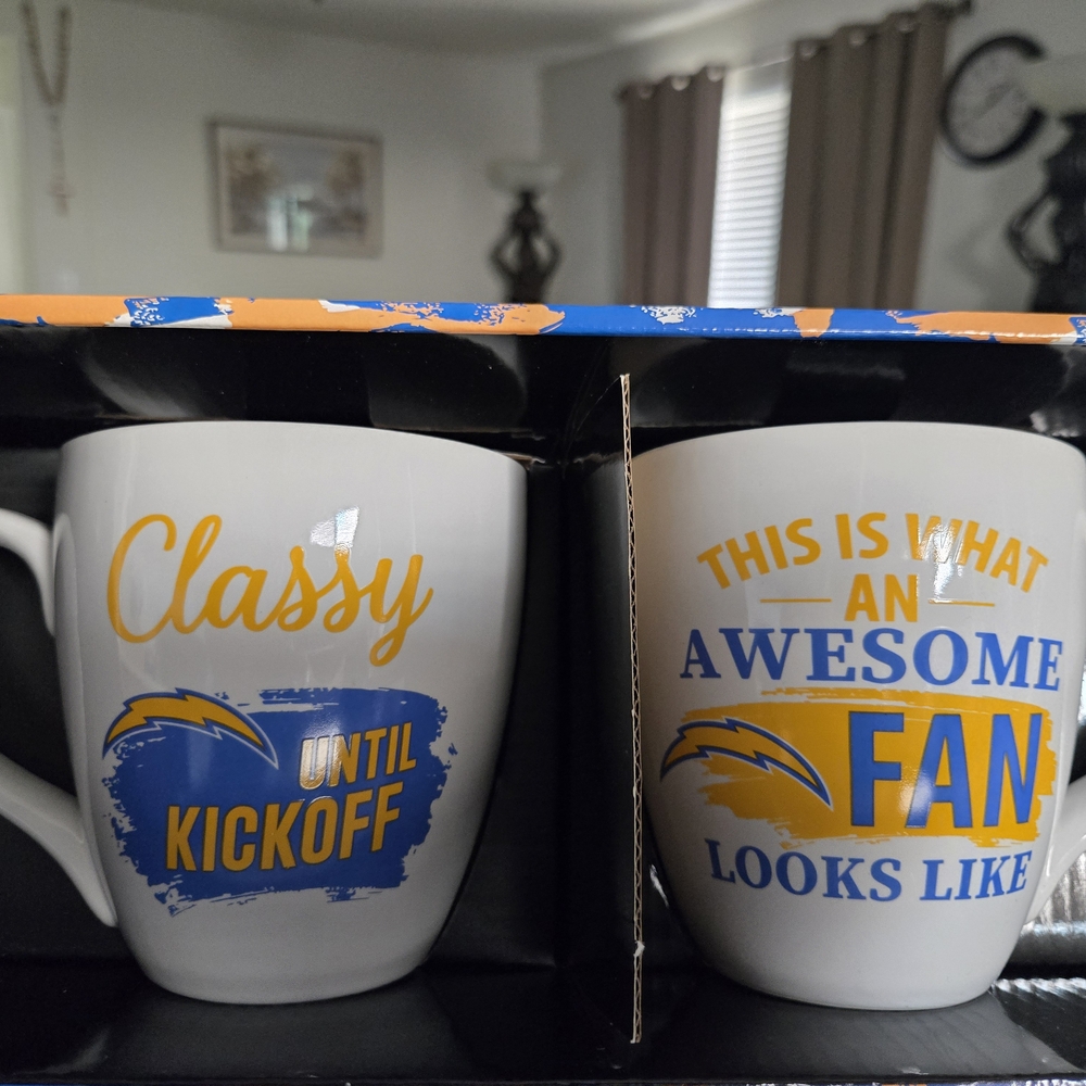 Classy Fan Mug Set - White and Blue - Picture 2 of 4